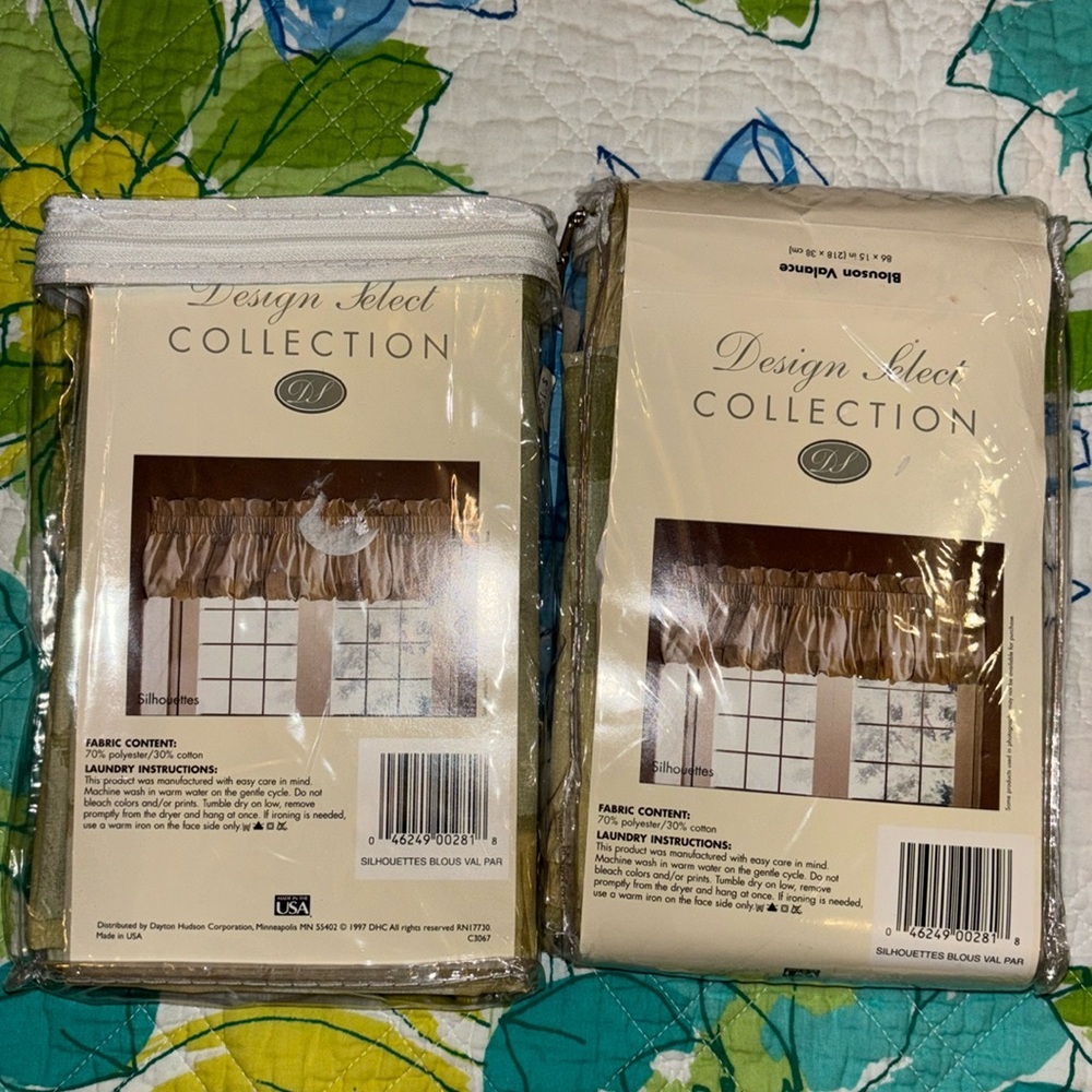 Blouson Valances Design Select Collection Target 90s Silhouettes 86” x 15" 2 Pcs